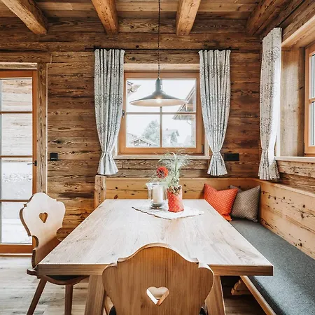 Alpzitt-chalets Dağ evi