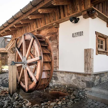 Alpzitt-chalets Бургберг